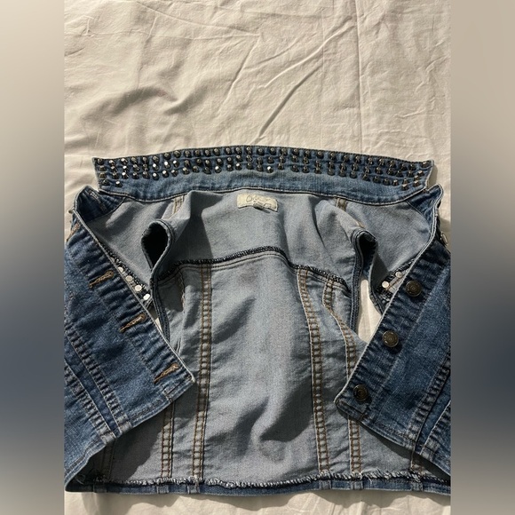 Girl’s Chi Qle Jeans Sleeveless Jacket with Metal Studs - Size M - Picture 7 of 7